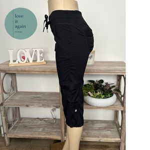 Lululemon Yoga Camp Cargo Pockets Crops Size 8